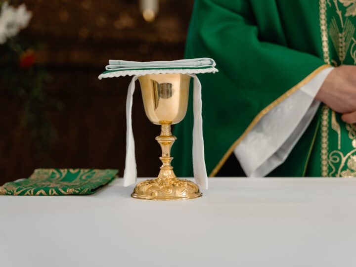 Cores Litúrgicas: O que Deus quer falar ao seu coração em cada Missa?